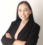 Alexandra Heinze - Trusted Carrier Alexandra Heinze - Trusted Carrier